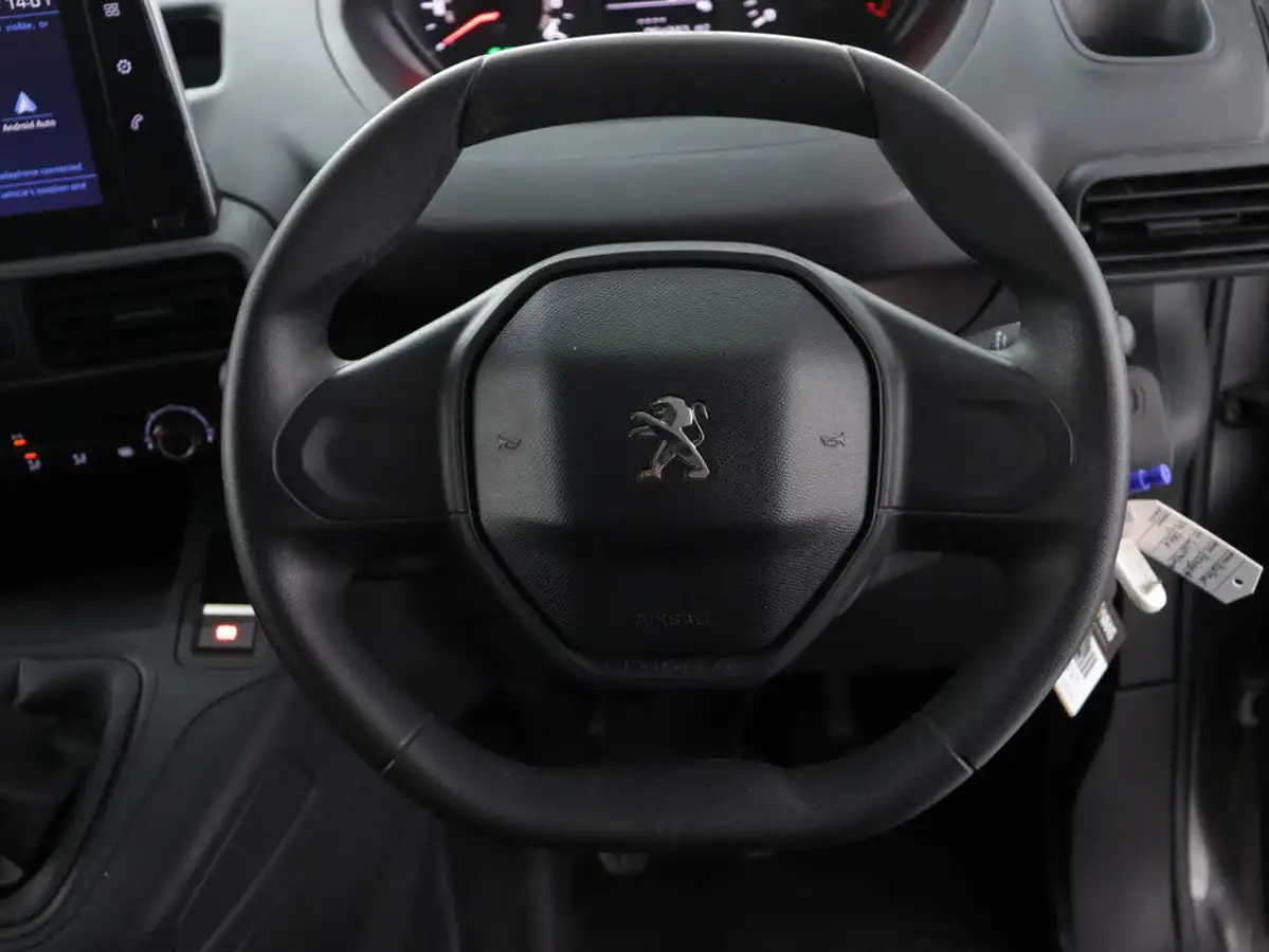 2019-peugeot-partner-16bluehdi-1000-professional-big-13