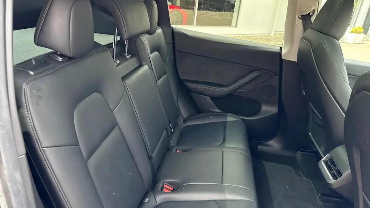 2023-tesla-model-y-e-rwd-big-17