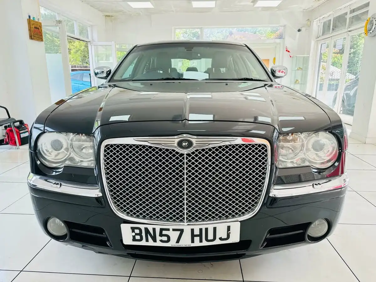 2007-chrysler-300c-30td-saloon-4d-big-1