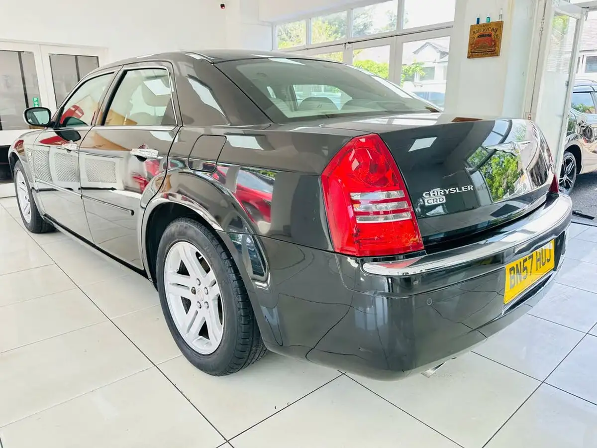 2007-chrysler-300c-30td-saloon-4d-big-25