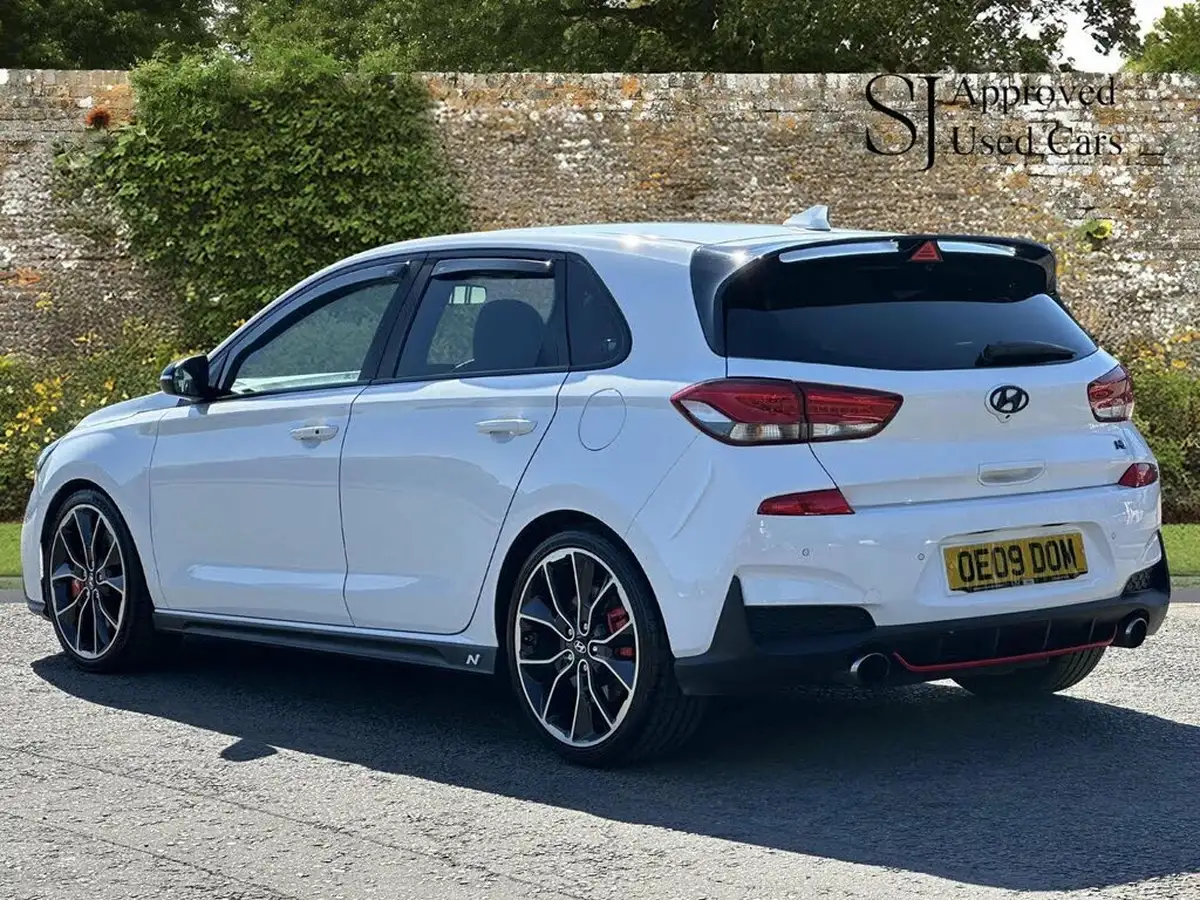 2018-hyundai-i30-n-20-t-gdi-n-performance-big-7