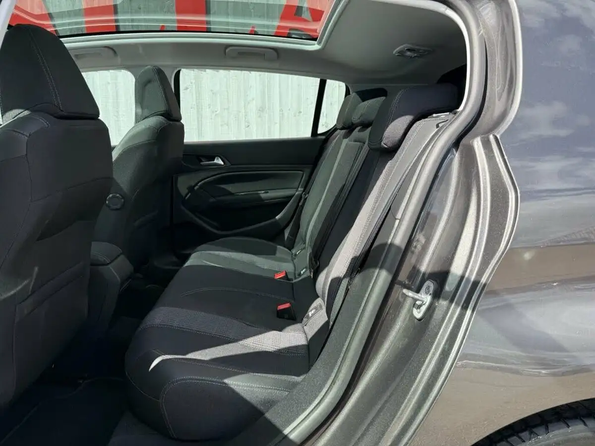 2020-peugeot-308-12-puretech-allure-130bhp-big-41
