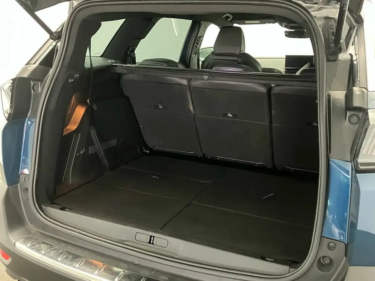 2022-peugeot-5008-suv-20-bluehdi-gt-180bhp-big-24