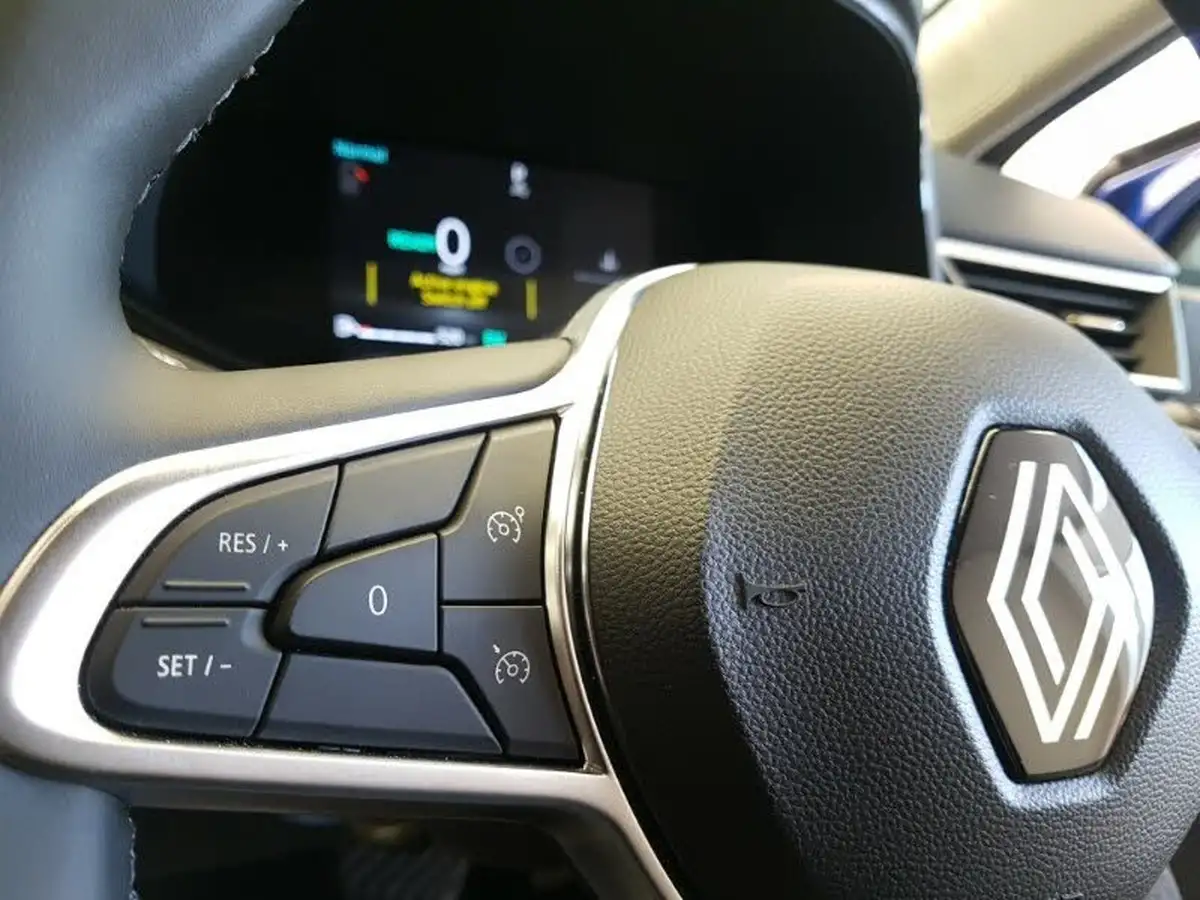 2024-renault-clio-16-evolution-big-14