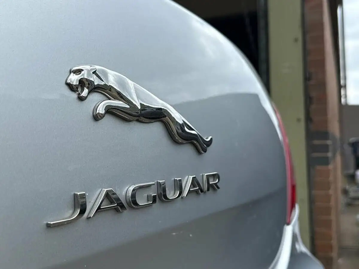 2016-jaguar-xj-series-30td-xj-luxury-swb-saloon-big-58