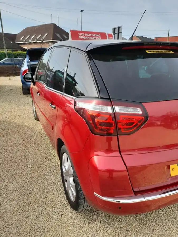 2013-citroen-c4-picasso-16hdi-platinum-big-5