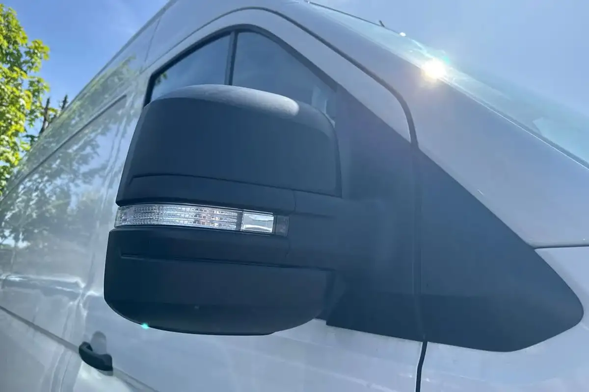2024-volkswagen-crafter-20tdi-cr35-lwb-commerce-plus-140pseu6d-big-23