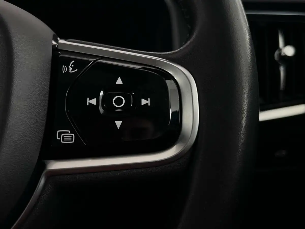 2020-volvo-s90-20td-d4-momentum-plus-big-23