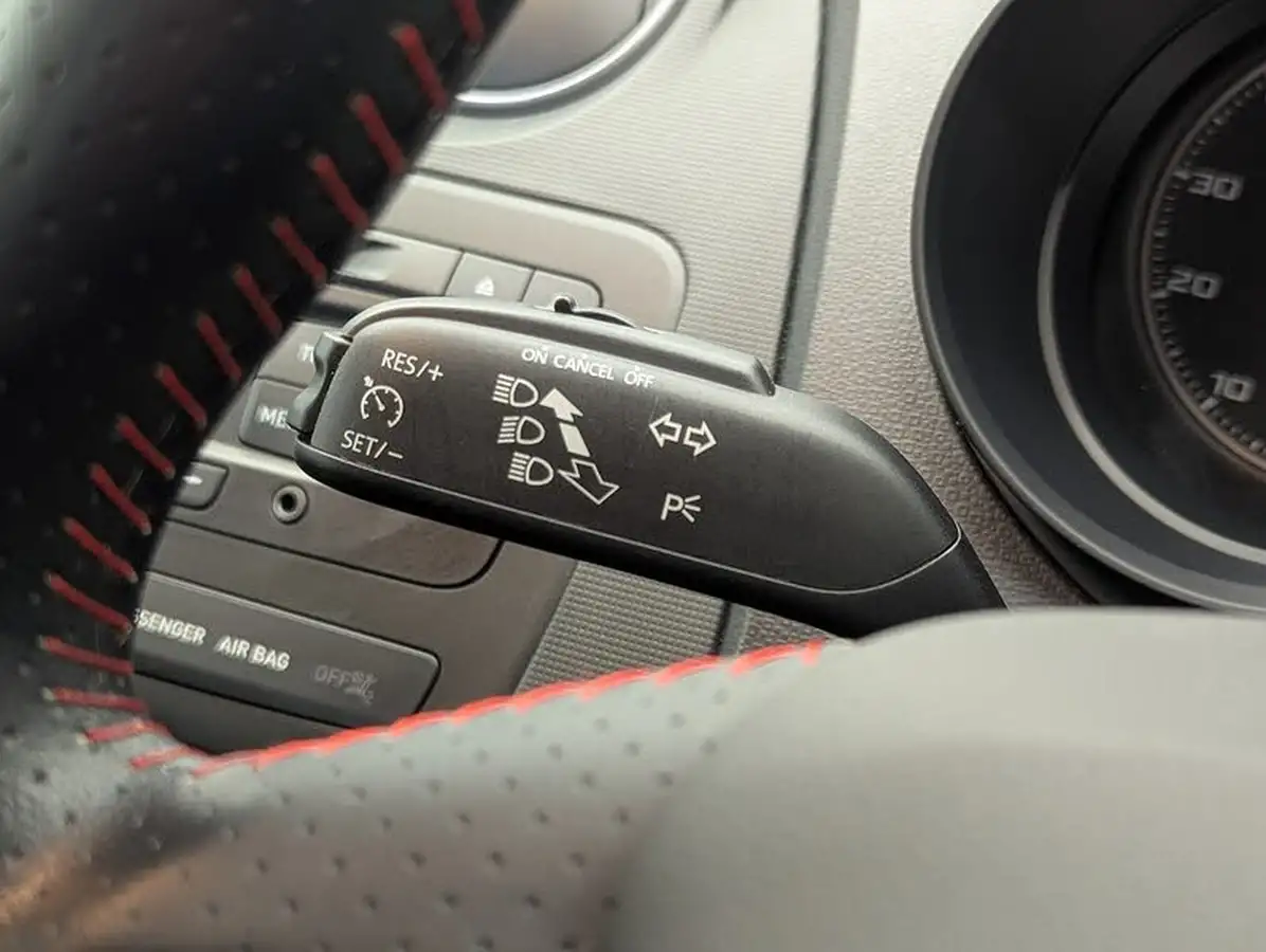 2014-seat-ibiza-12-fr-105ps-hatchback-5d-big-29