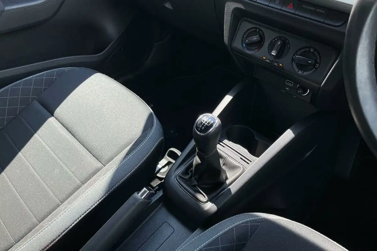 2019-skoda-fabia-10-tsi-colour-edition-big-39