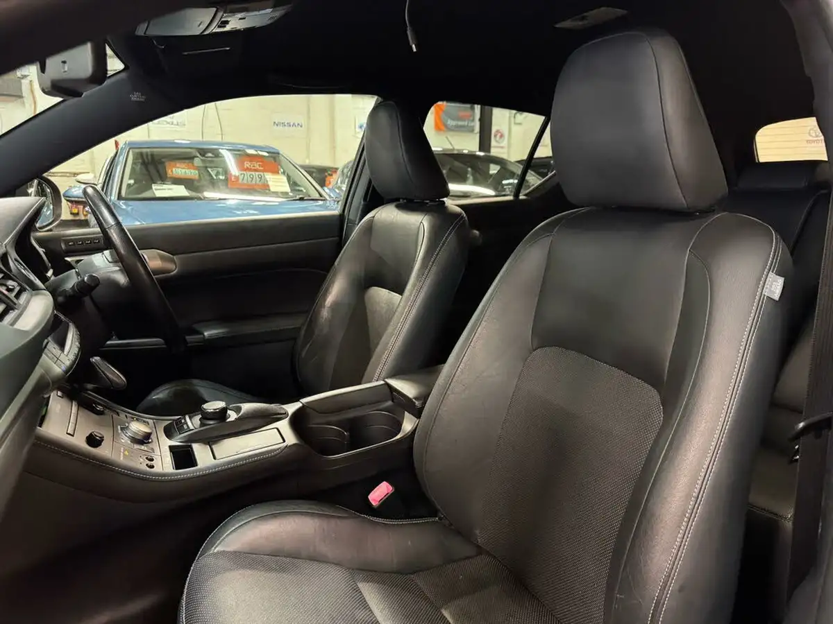 2015-lexus-ct-200h-18-f-sport-cvt-big-18
