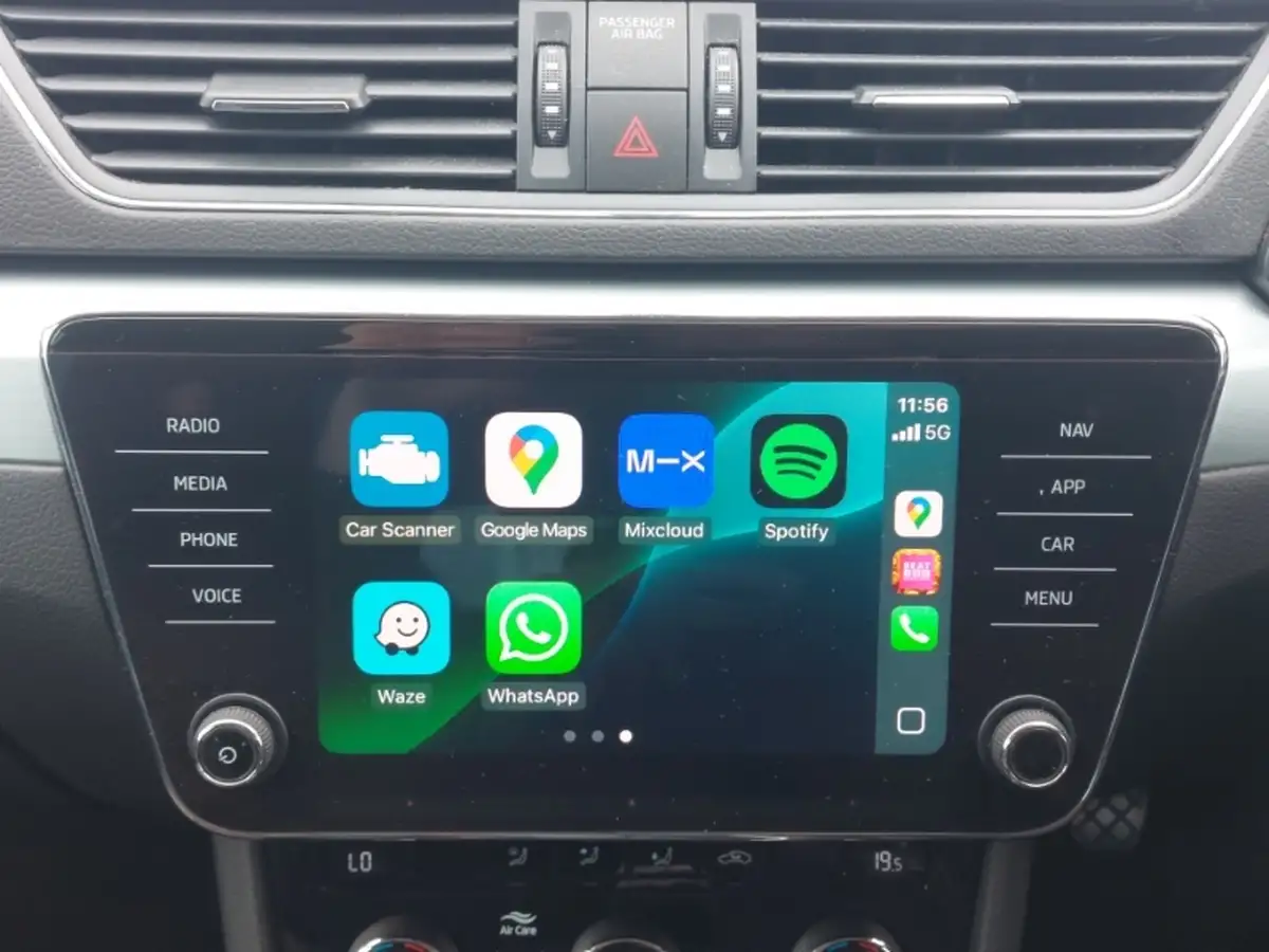 2018-skoda-superb-20tdi-scr-se-technology-hatchback-big-16