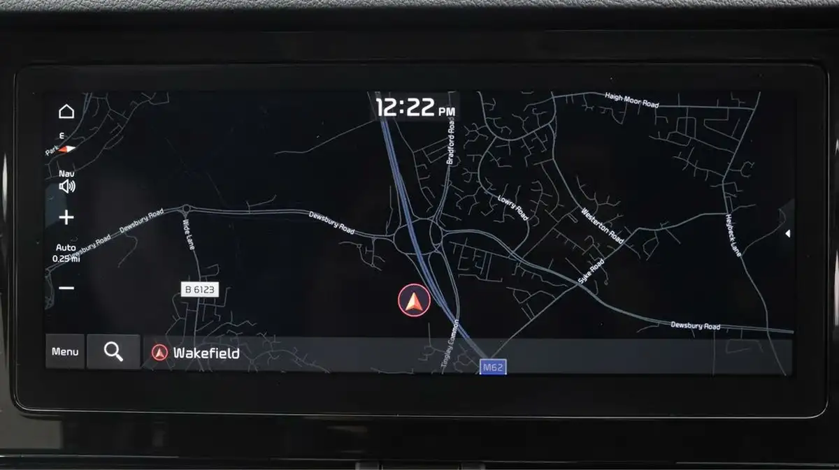 2021-kia-niro-16-gdi-phev-3-42in-cluster-big-10