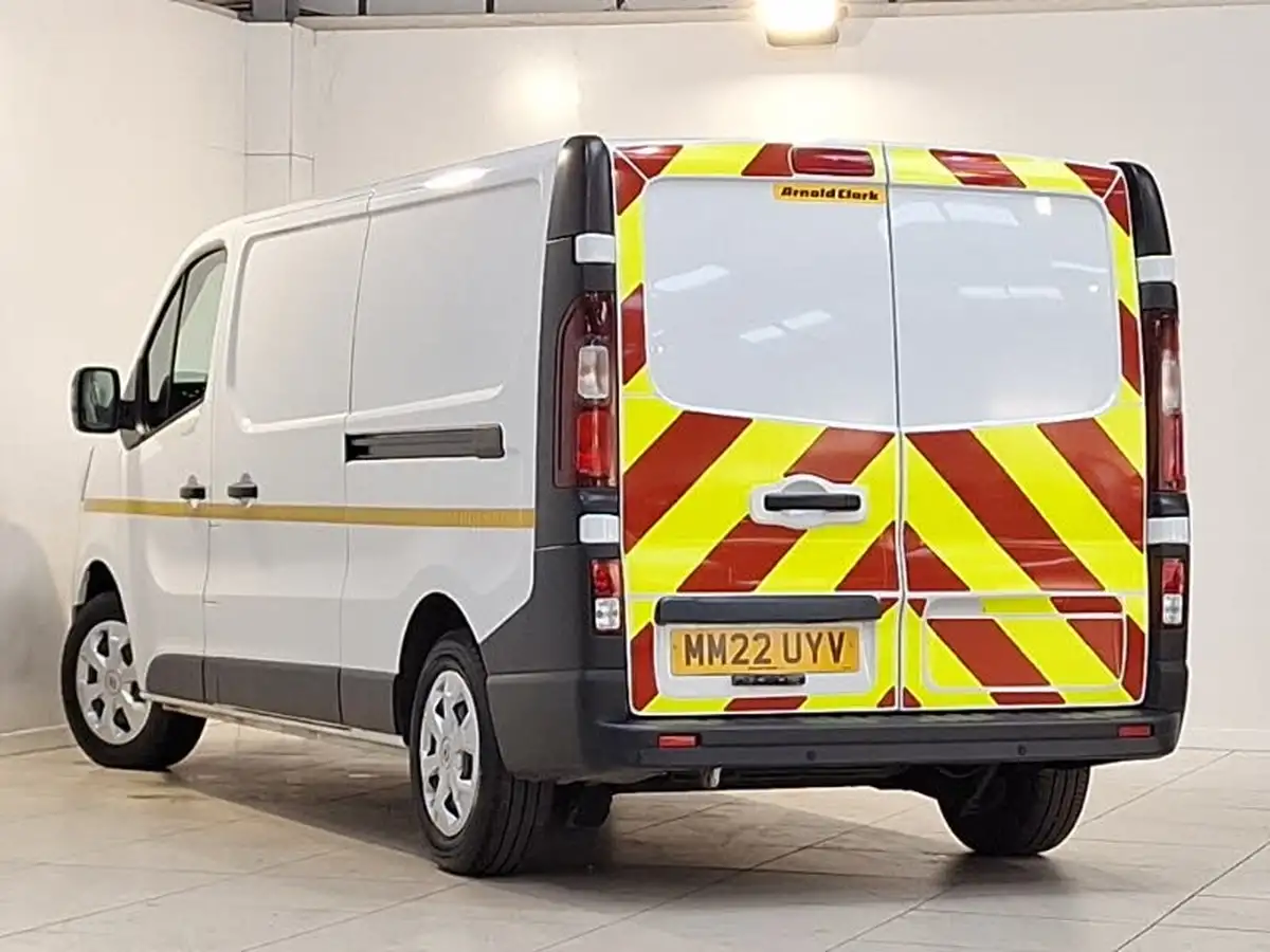 2022-renault-trafic-20dci-ll30-130-business-panel-big-1