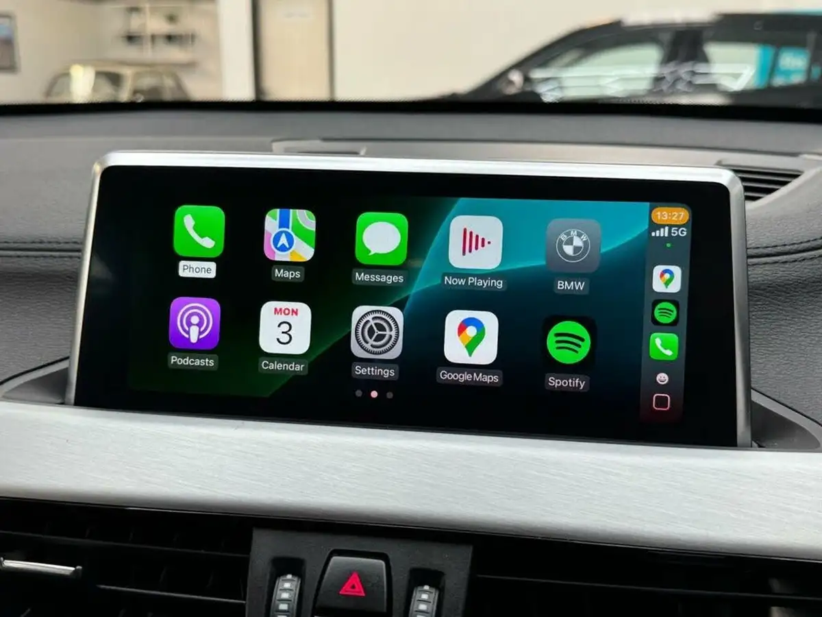 2021-bmw-x1-15-sdrive18i-xline-big-8