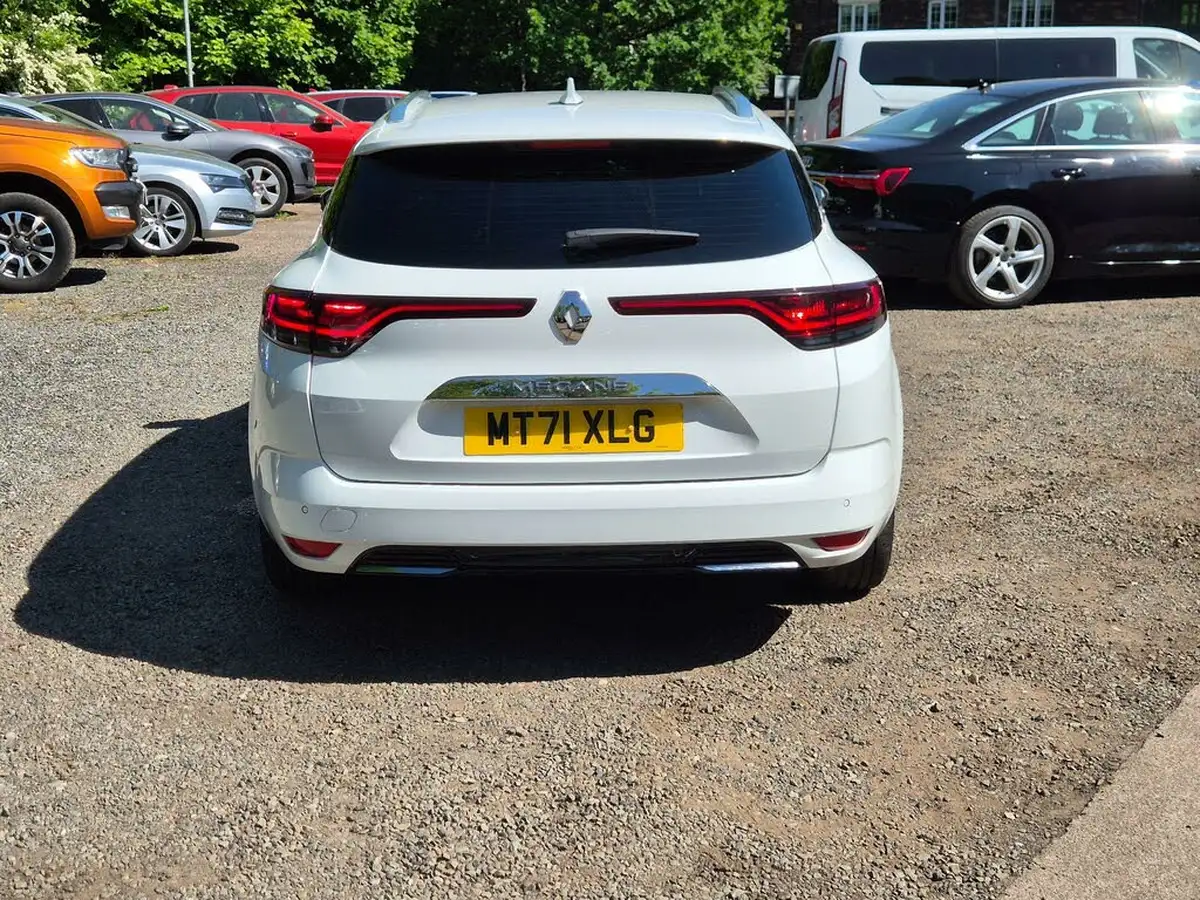 2021-renault-megane-15dci-iconic-sport-tourer-big-8