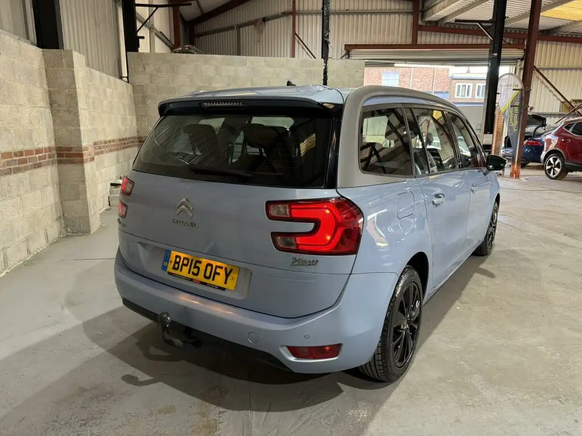 2015-citroen-grand-c4-picasso-16bluehdi-vtr-120ps-eat6-big-2
