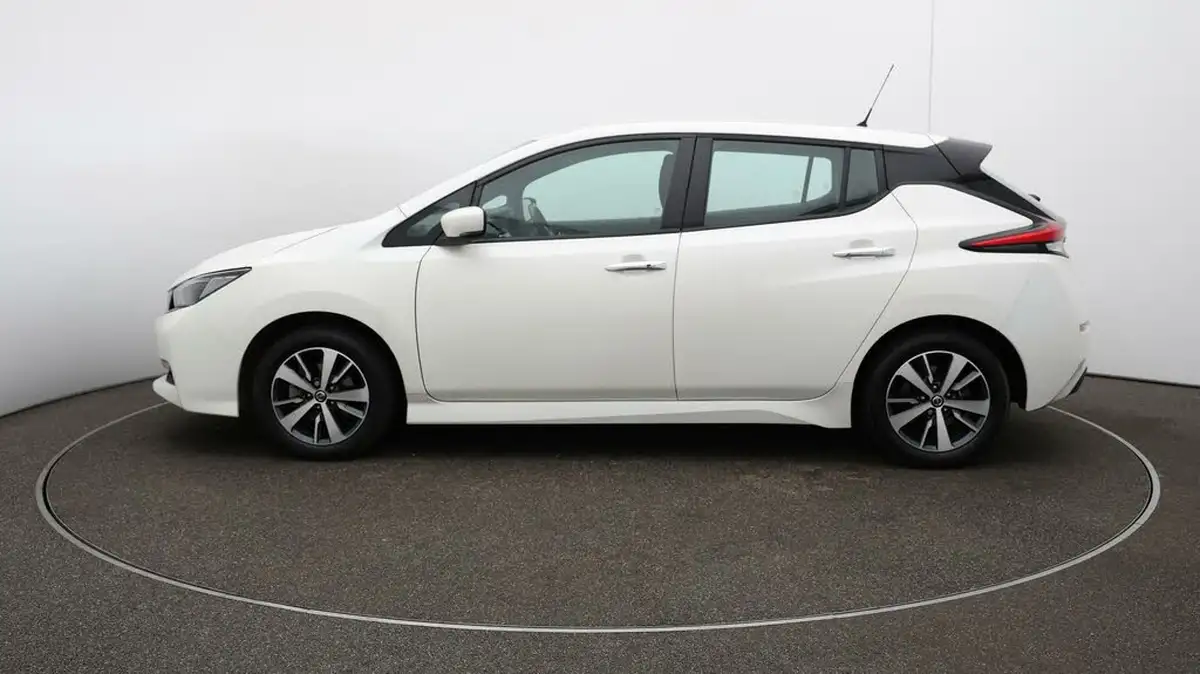 2021-nissan-leaf-e-acenta-big-62