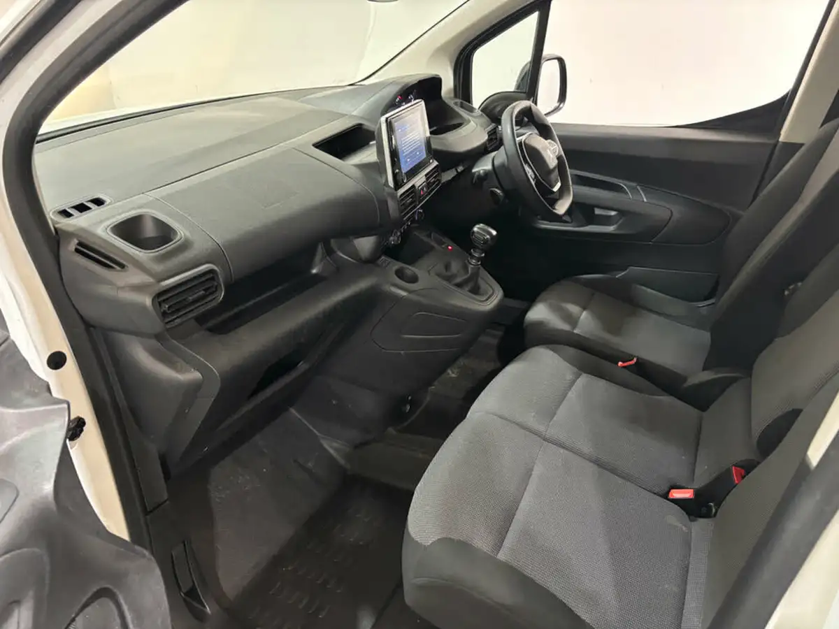 2022-peugeot-partner-15-bluehdi-1000-professional-premium-100pseu6d-big-17