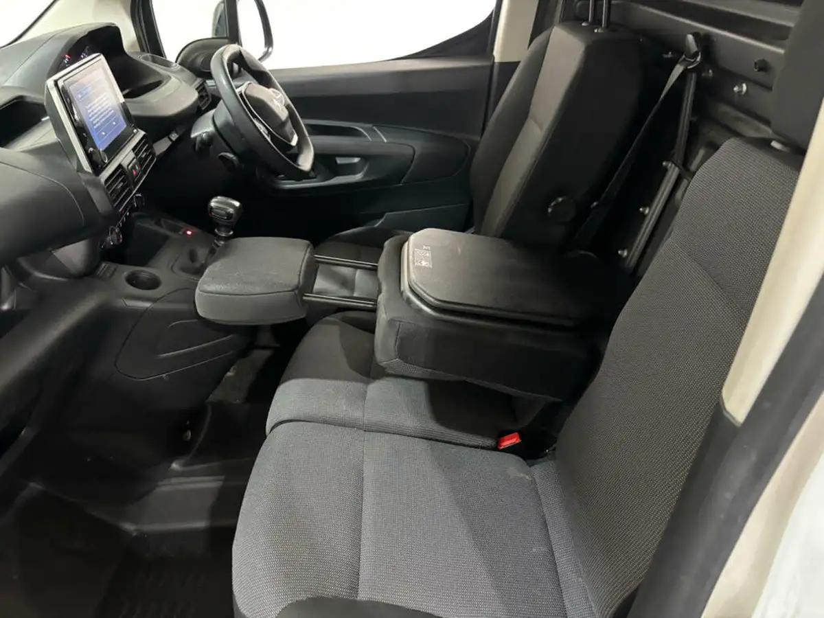2022-peugeot-partner-15-bluehdi-1000-professional-premium-100pseu6d-big-45