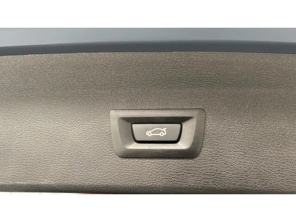 2021-bmw-x1-20-sdrive20i-xline-big-29