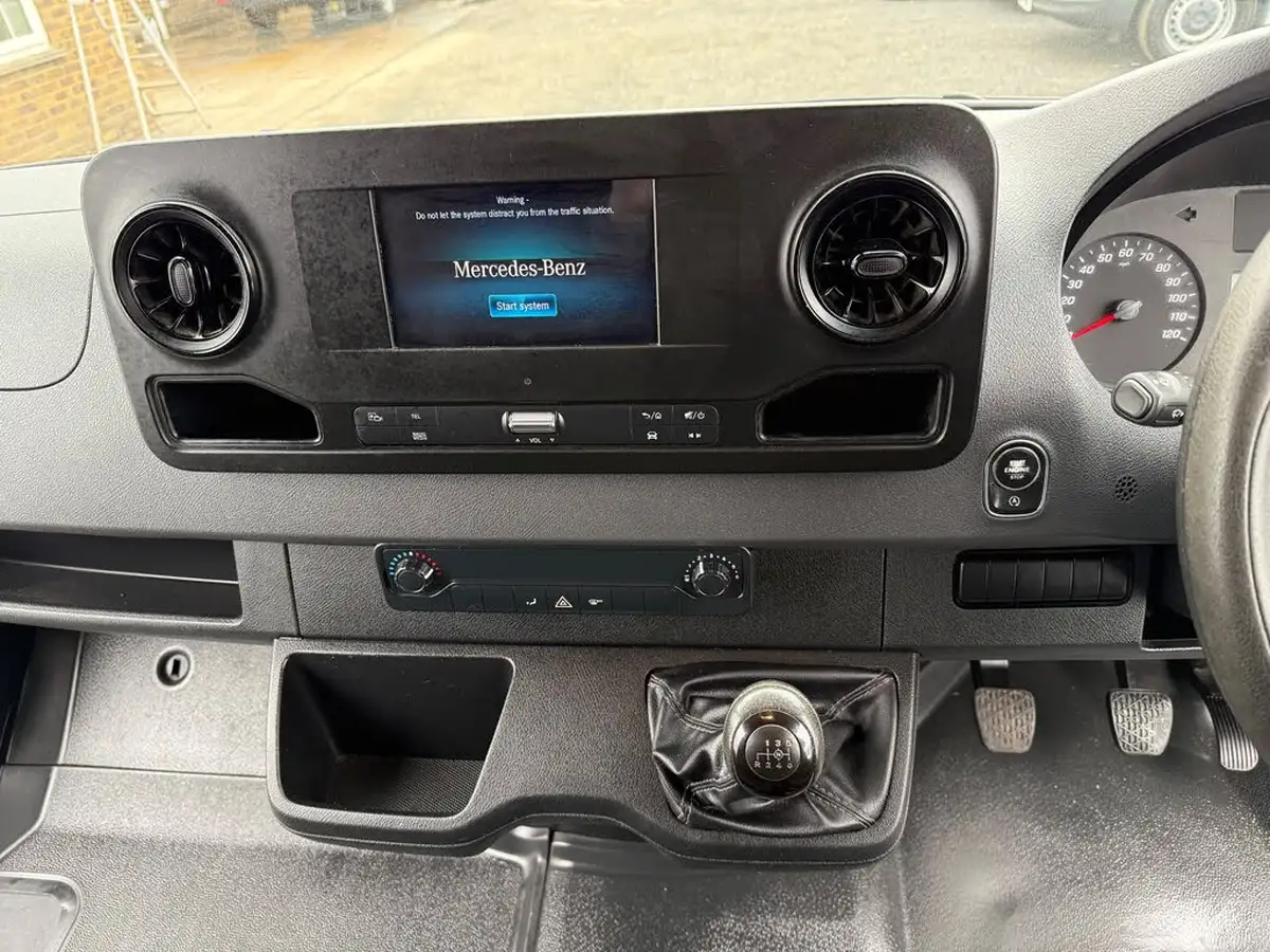 2020-mercedes-benz-sprinter-20cdi-315-l1h1-progressive-big-19
