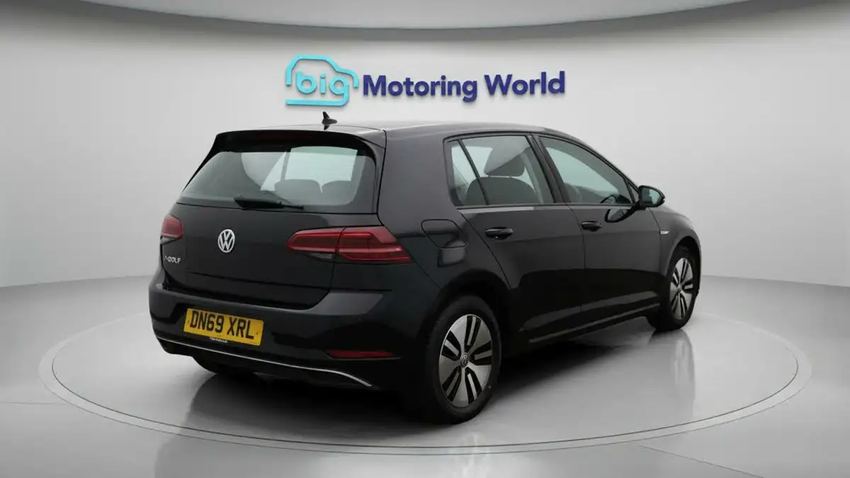 2019-volkswagen-golf-e-e-golf-big-7