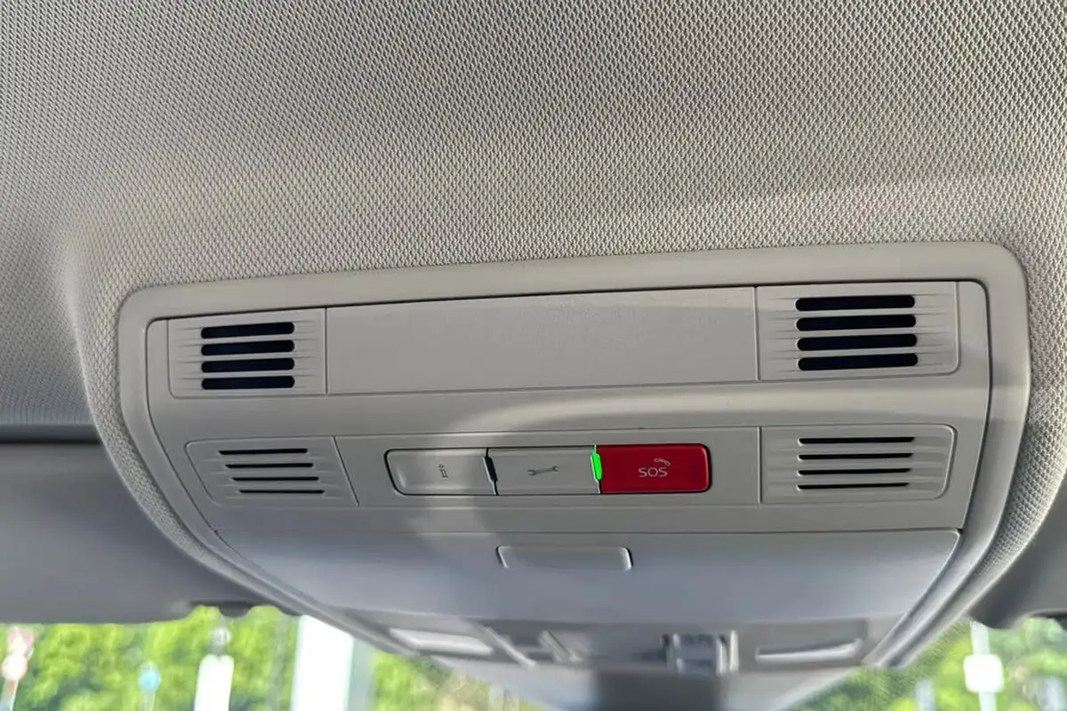 2024-volkswagen-polo-10-life-big-35
