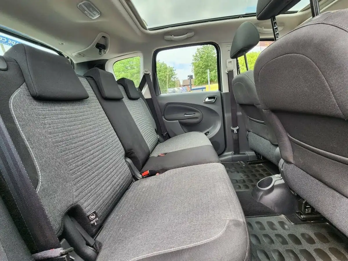 2017-citroen-c3-picasso-16bluehdi-platinum-big-23