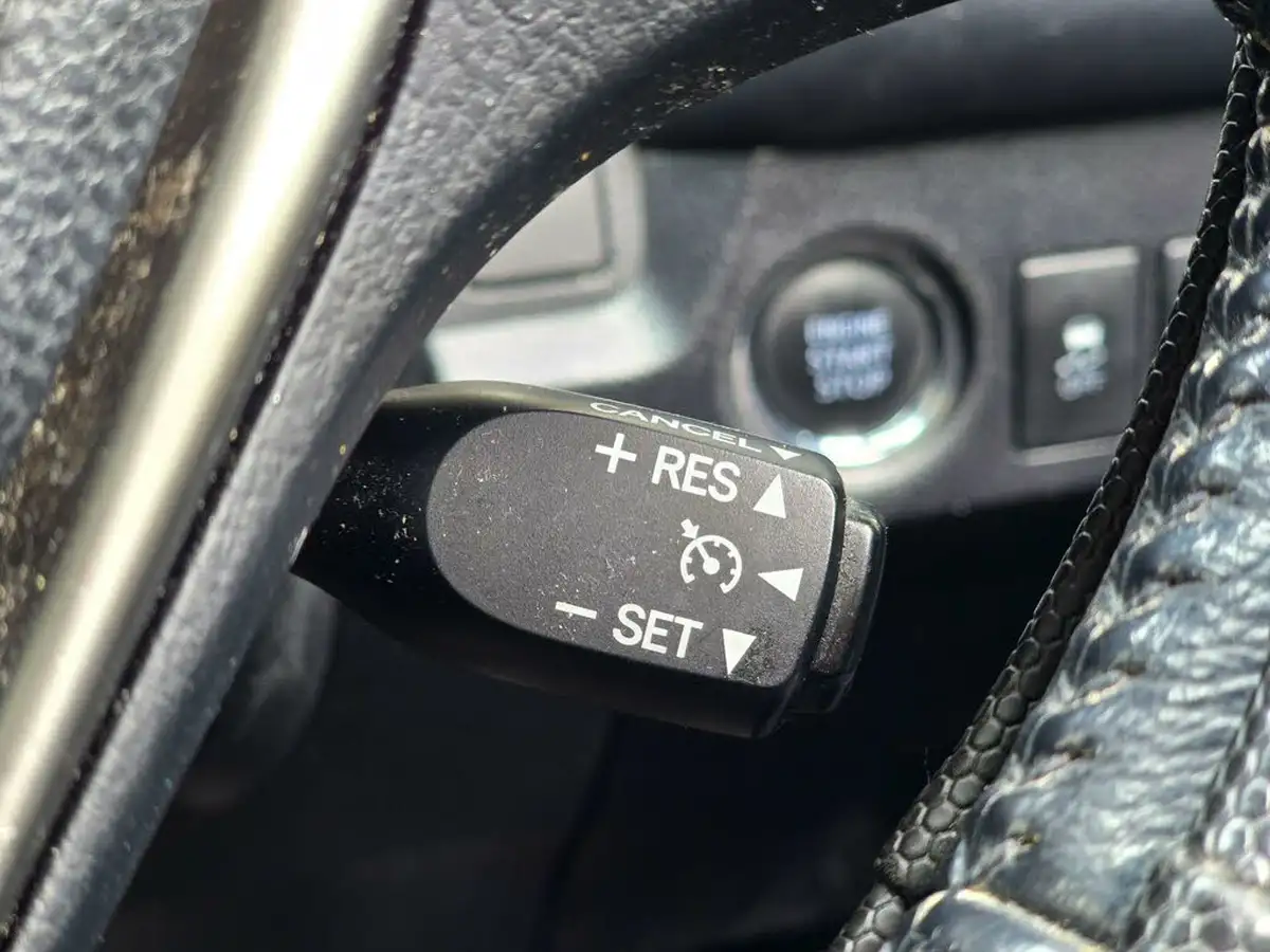 2014-toyota-rav4-20td-icon-20d-2wd-nav-big-32