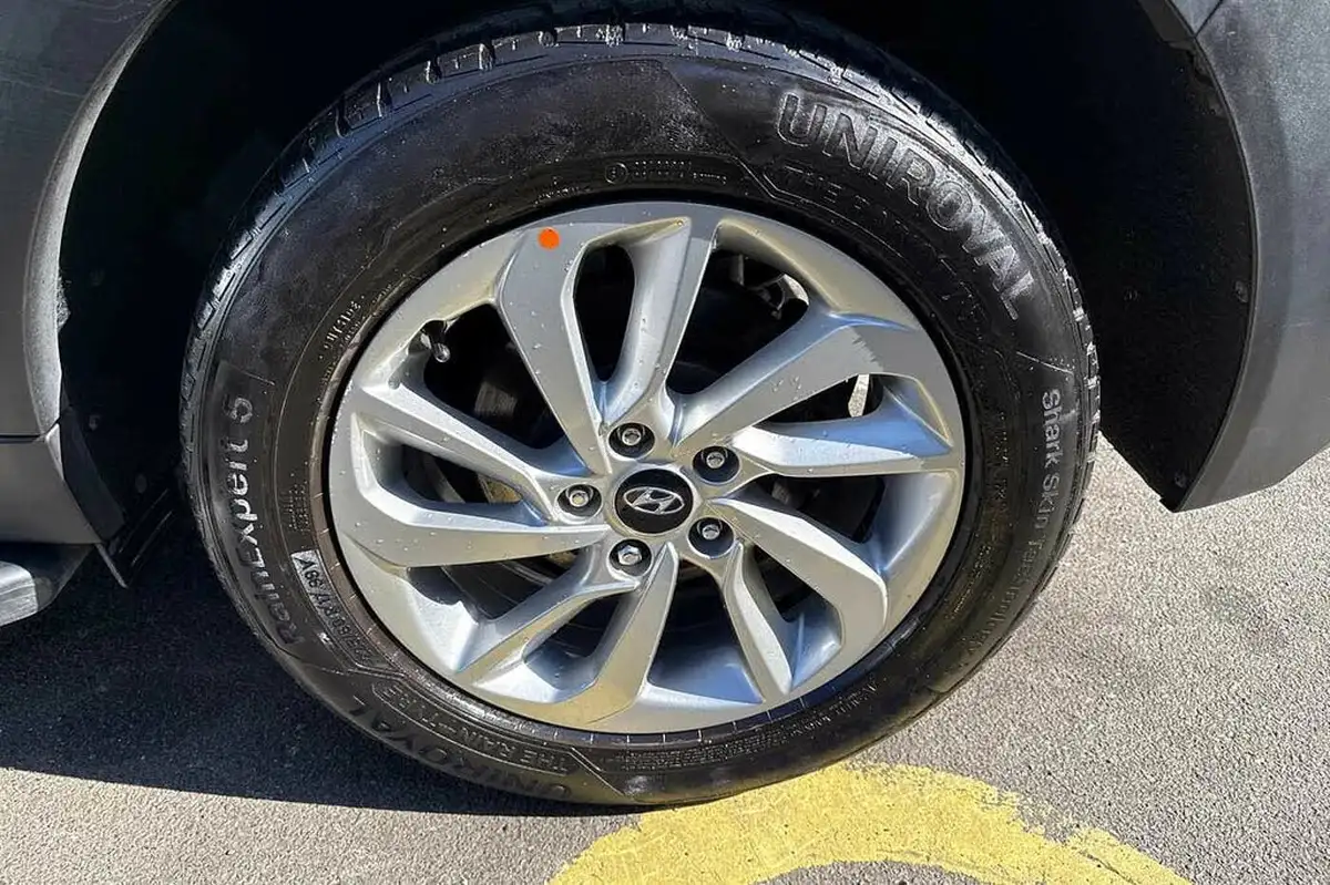 2017-hyundai-tucson-17crdi-blue-drive-se-nav-141ps-dct-big-10