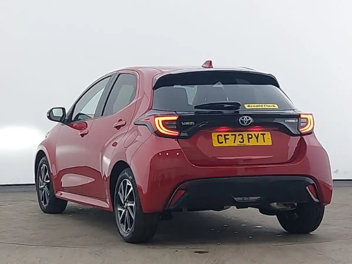 2024-toyota-yaris-15-vvt-i-design-big-1