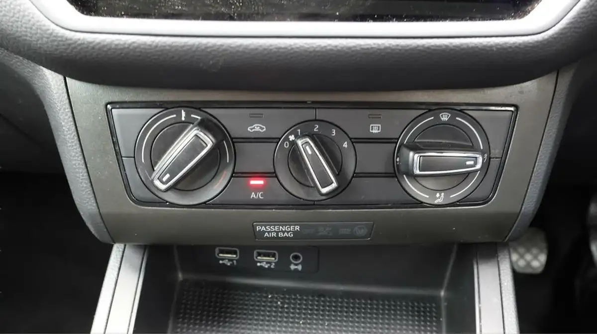 2020-seat-ibiza-10-tsi-fr-95ps-big-11