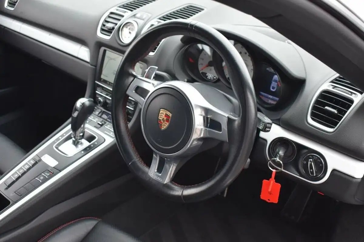 2015-porsche-cayman-27-pdk-big-11