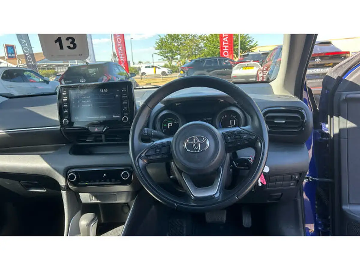 2022-toyota-yaris-15-vvt-i-design-big-5