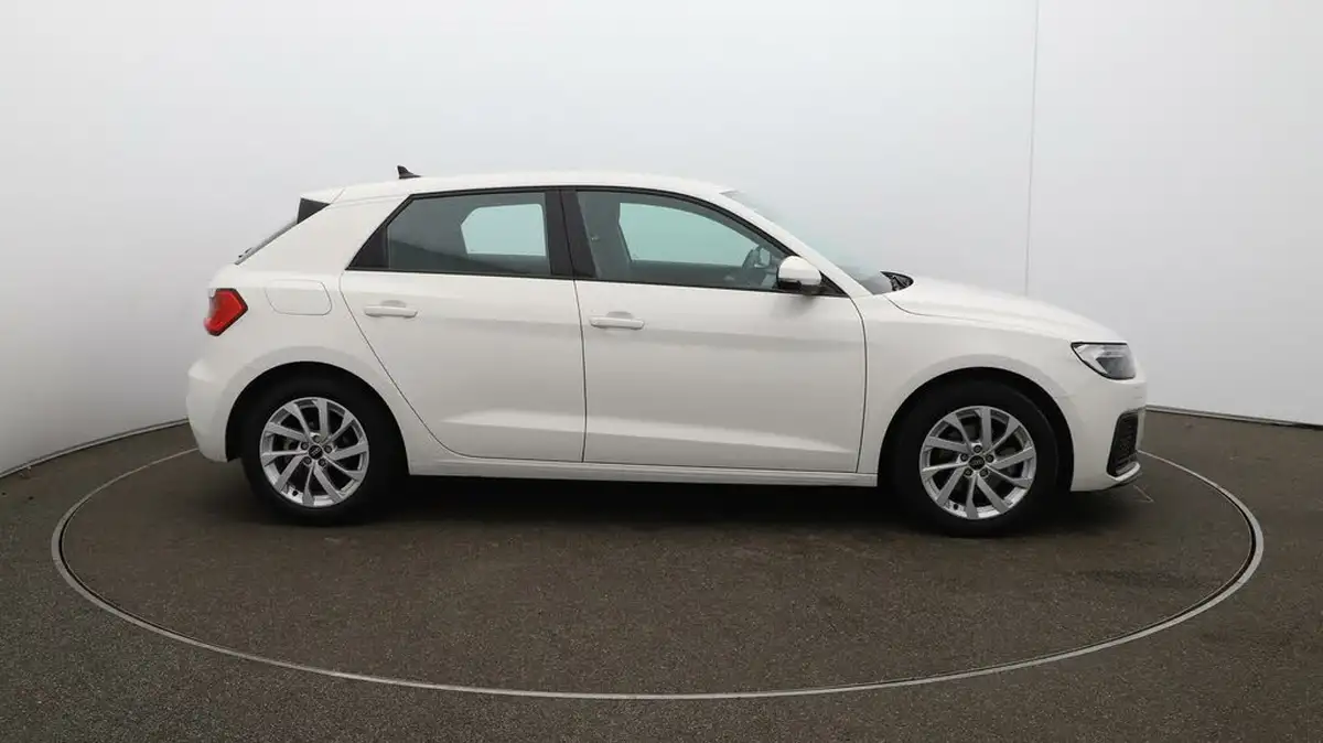 2022-audi-a1-10-30-tfsi-sport-s-tronic-big-46