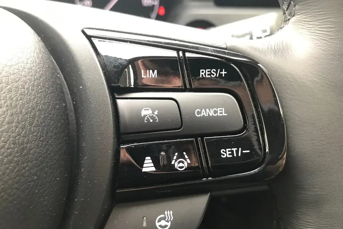 2024-honda-hr-v-15-i-mmd-advance-big-18