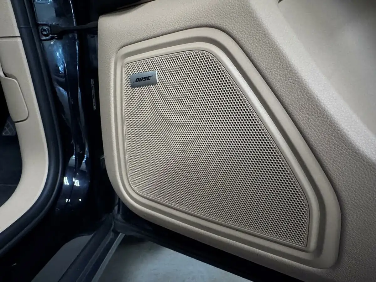 2019-porsche-macan-20-big-26