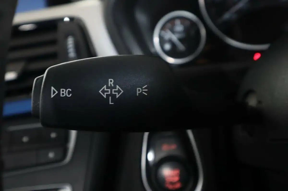2015-bmw-3-series-20td-320d-m-sport-184bhp-saloon-4d-auto-big-23