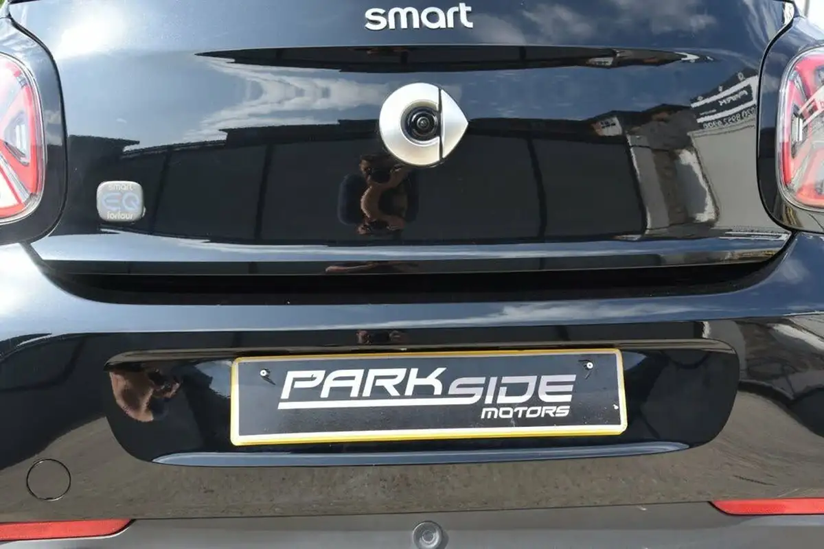 2020-smart-forfour-eq-prime-exclusive-big-17