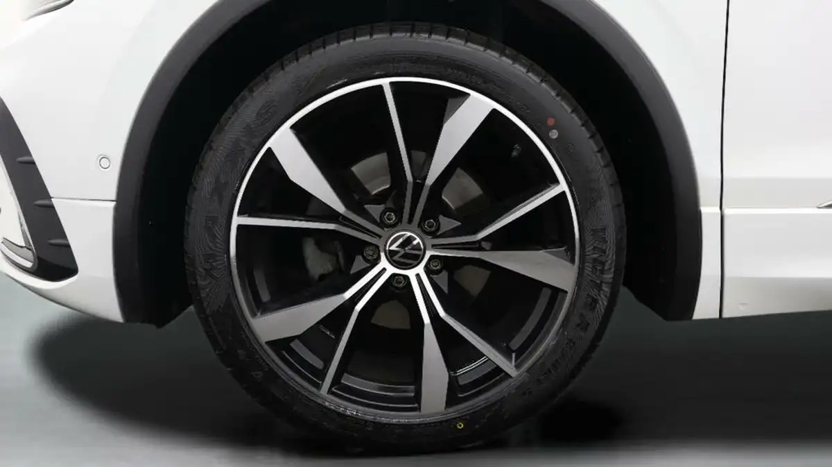 2021-volkswagen-tiguan-15-tsi-r-line-big-17