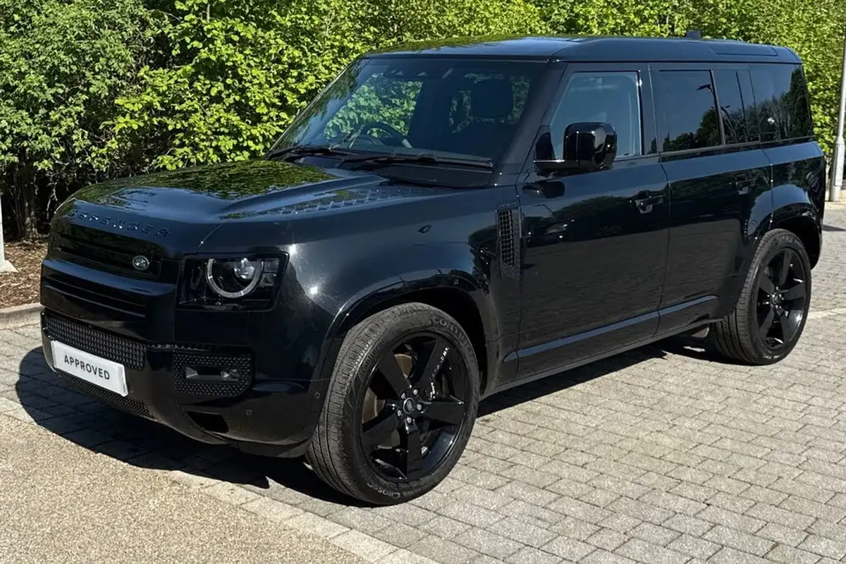 2022-land-rover-110-defender-50-p525-v8-big-21