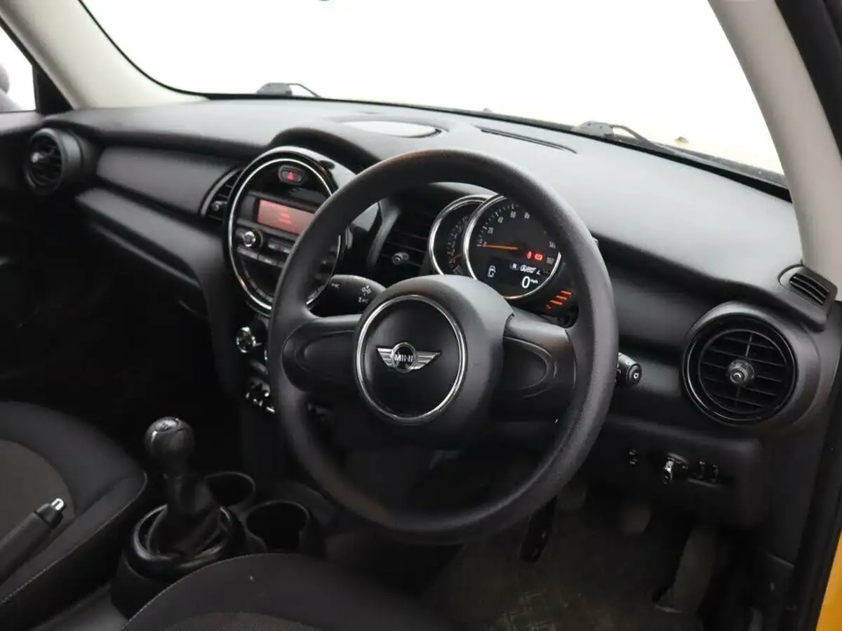 2016-mini-cooper-12-one-3d-big-11