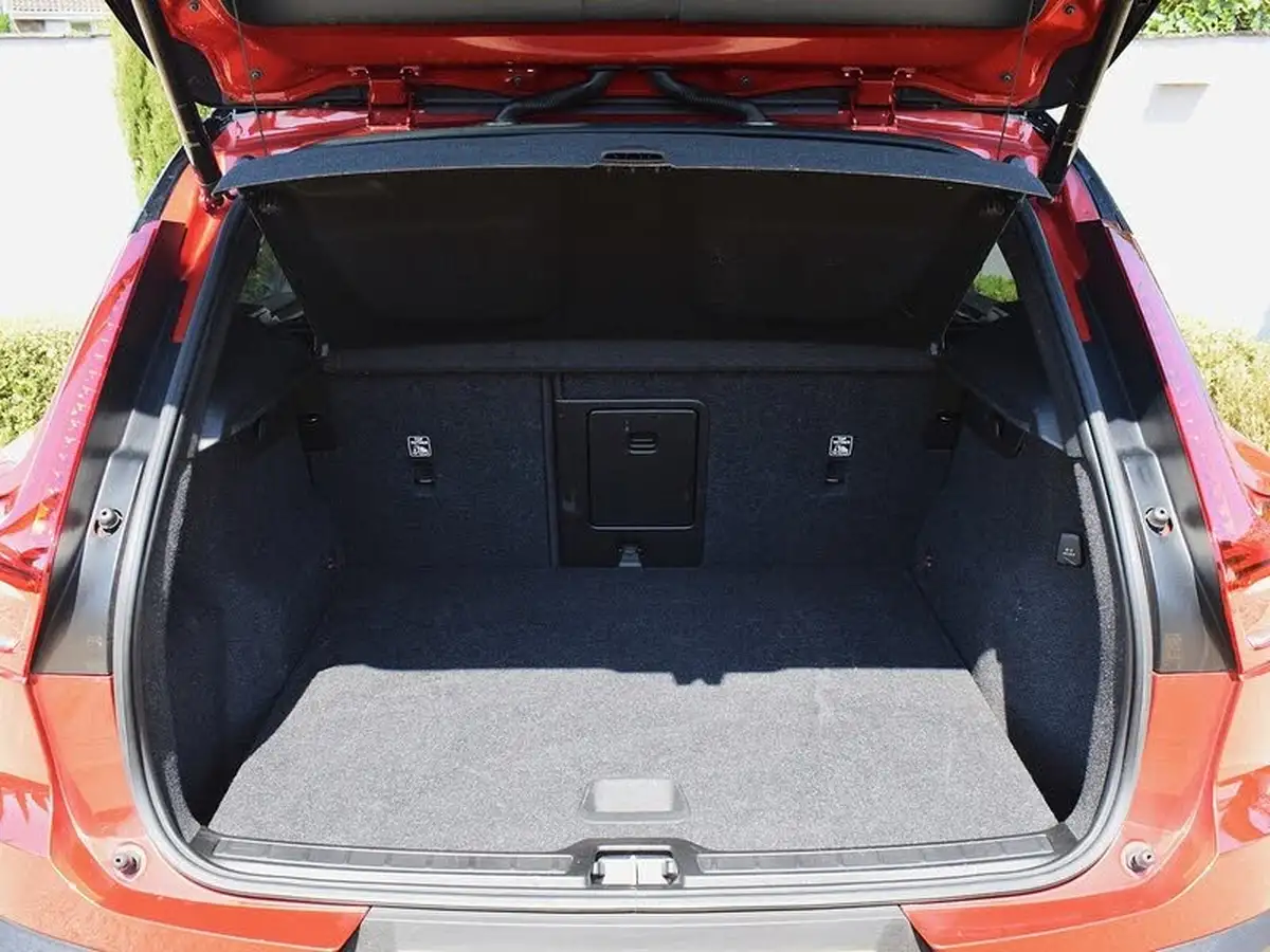 2022-volvo-xc40-15-t5-r-design-pro-big-29