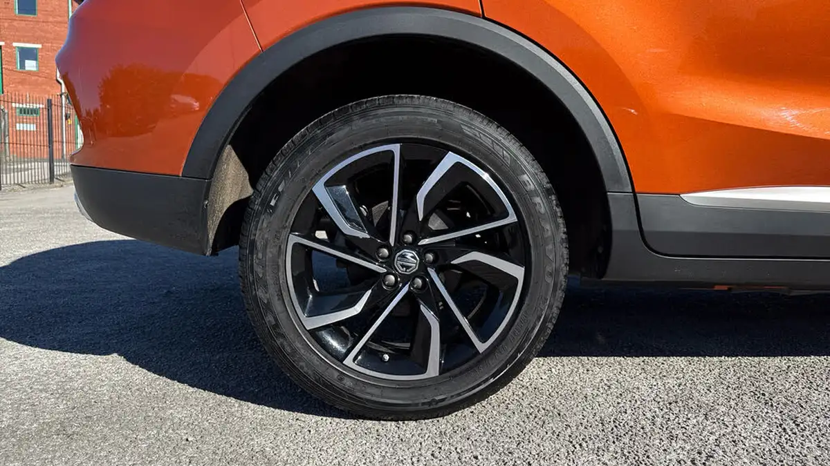 2023-mg-zs-suv-15-vti-tech-exclusive-big-18