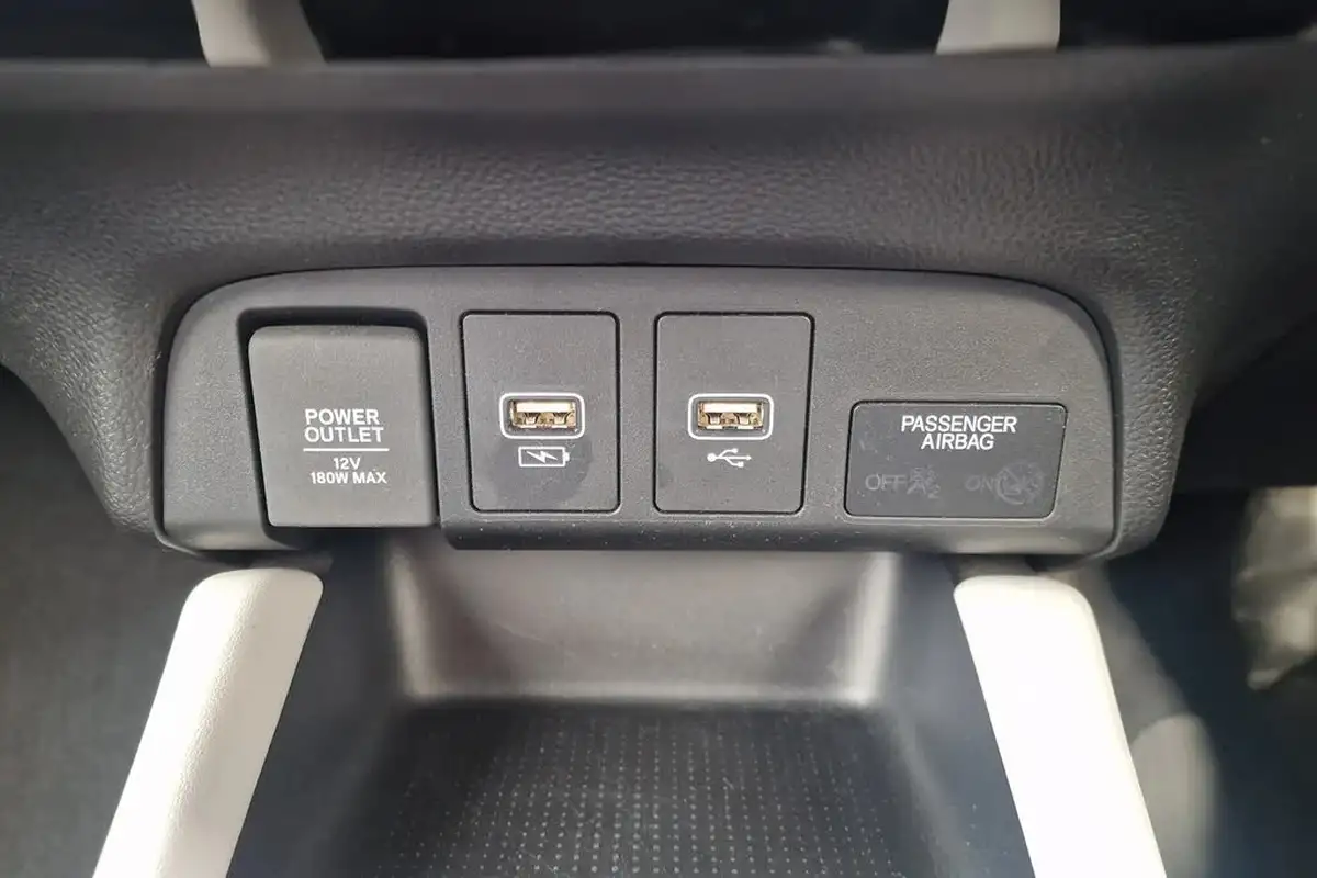 2021-honda-jazz-15-i-mmd-ex-107ps-big-21
