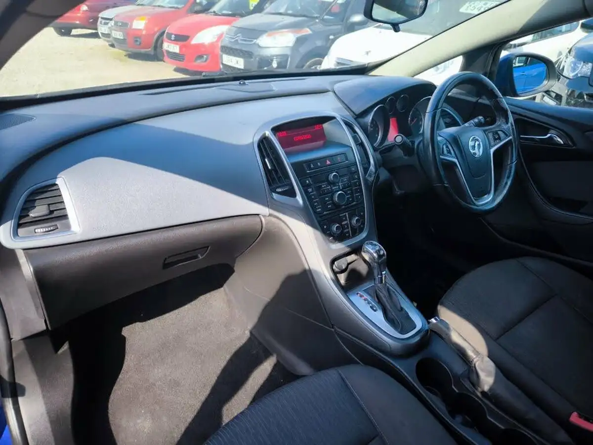 2015-vauxhall-gtc-14-sport-140ps-auto-big-17