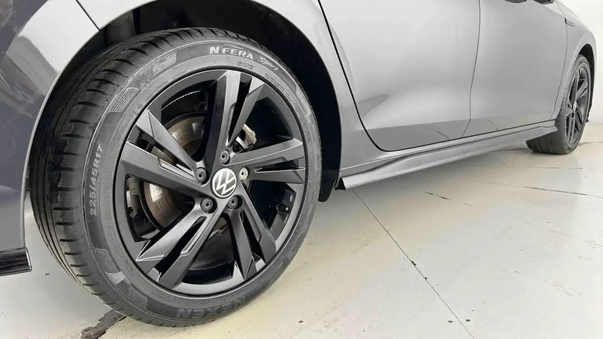 2022-volkswagen-golf-15-tsi-r-line-130ps-hatchback-big-29