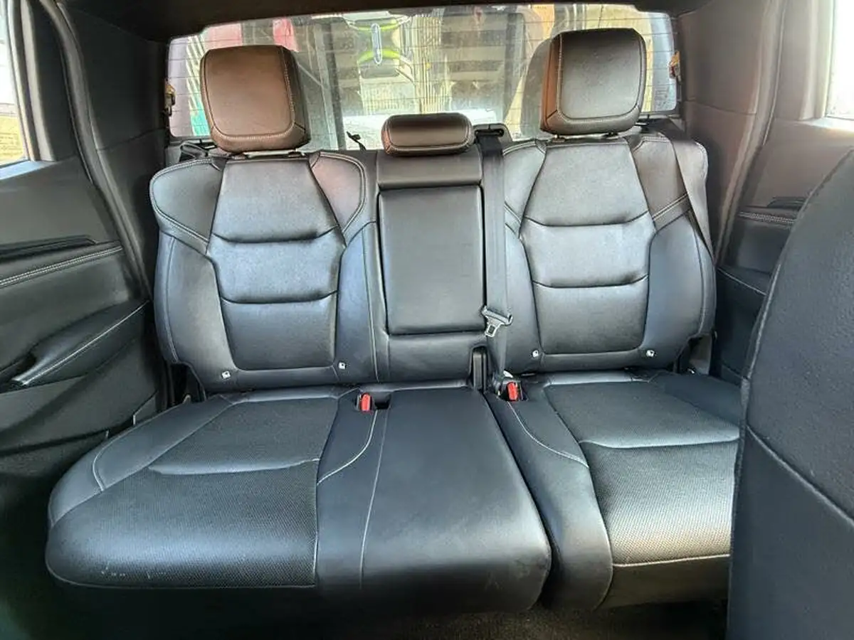2022-isuzu-d-max-19td-v-cross-pickup-auto-big-17