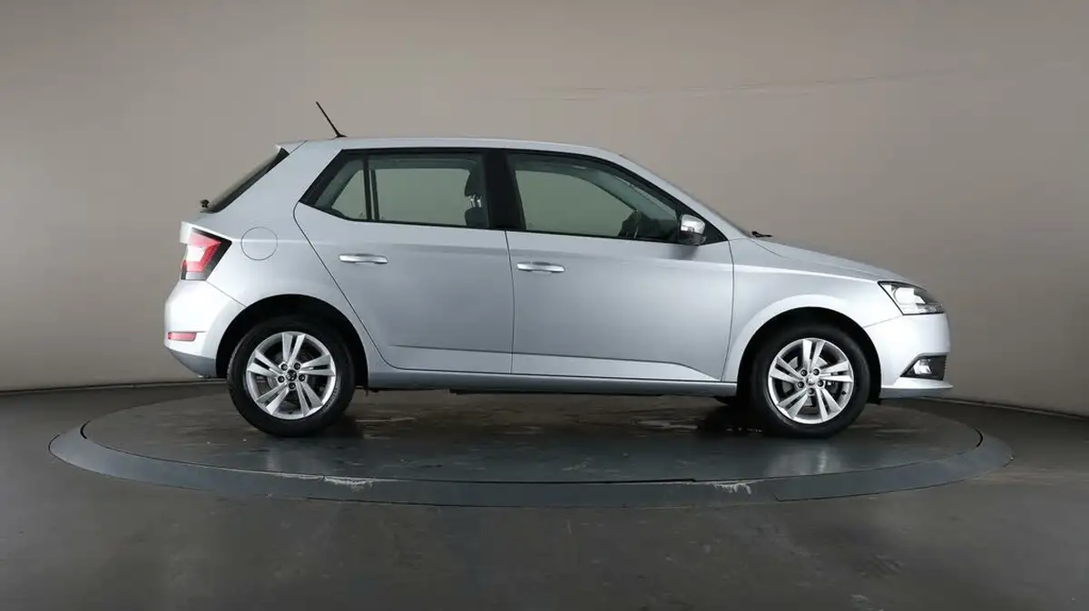 2019-skoda-fabia-10-mpi-se-60ps-hatchback-big-58